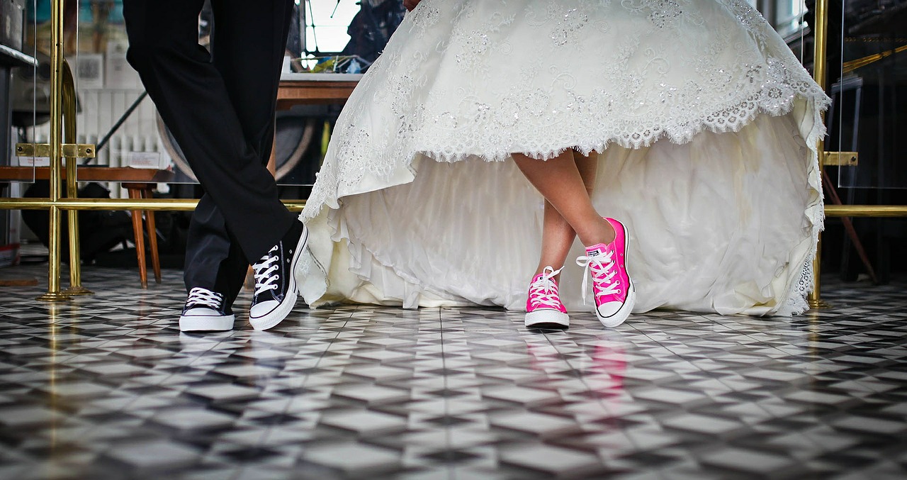 Jak zorganizować wykwintne wesele w stylu glamour?